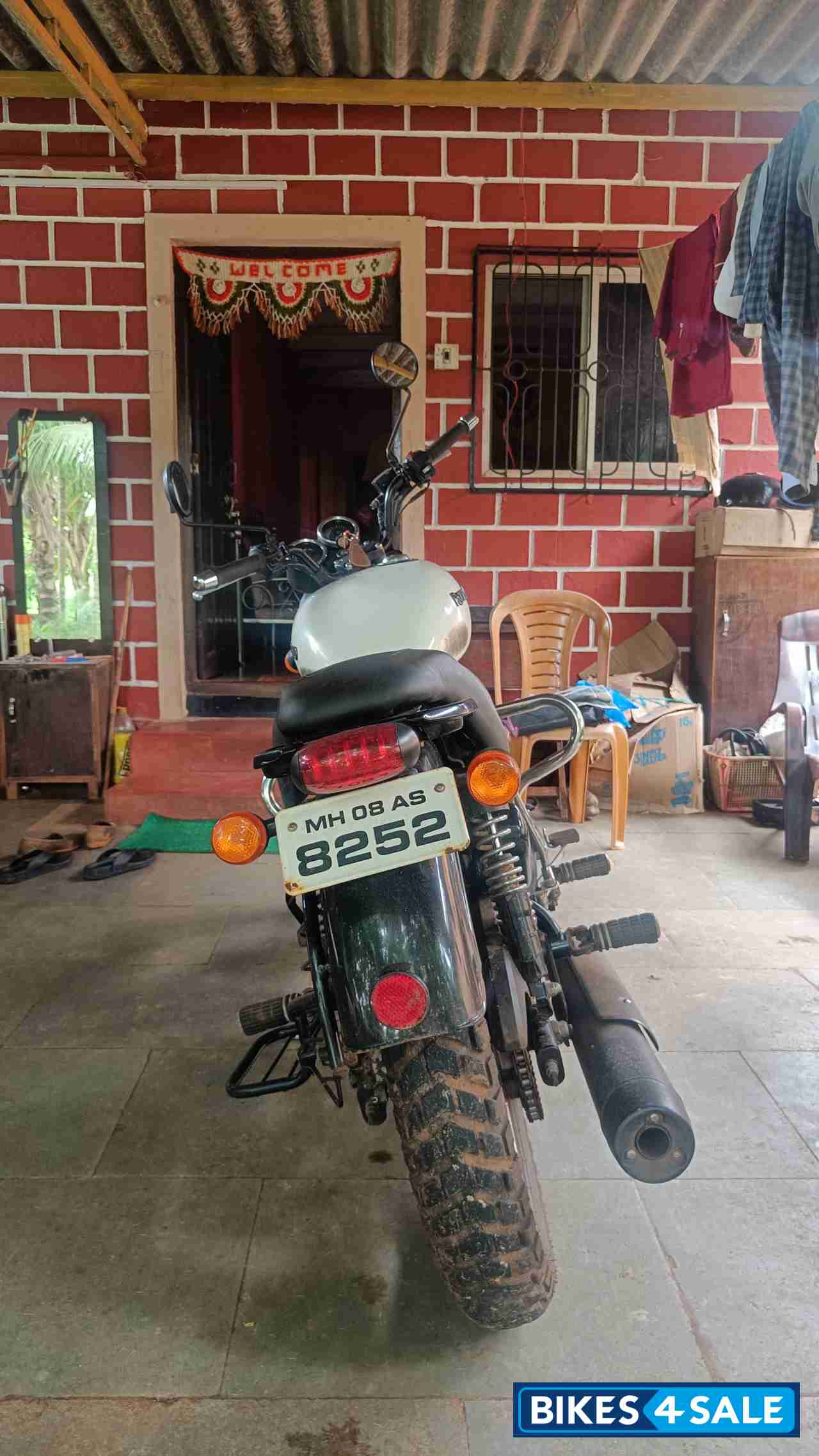 White Royal Enfield Thunderbird X 350