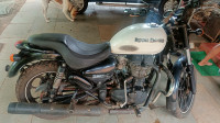 White Royal Enfield Thunderbird X 350