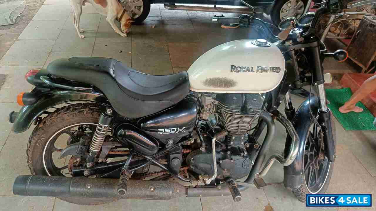 White Royal Enfield Thunderbird X 350