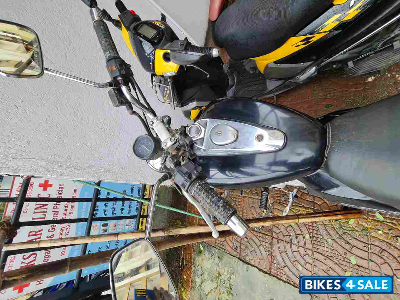 Bajaj Avenger 220 DTS-i