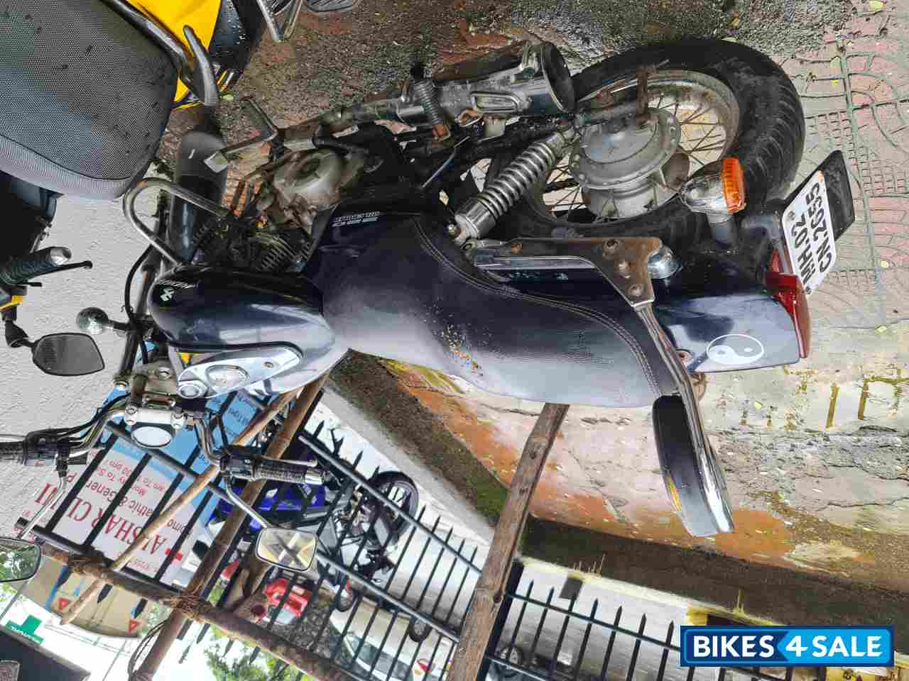 Bajaj Avenger 220 DTS-i