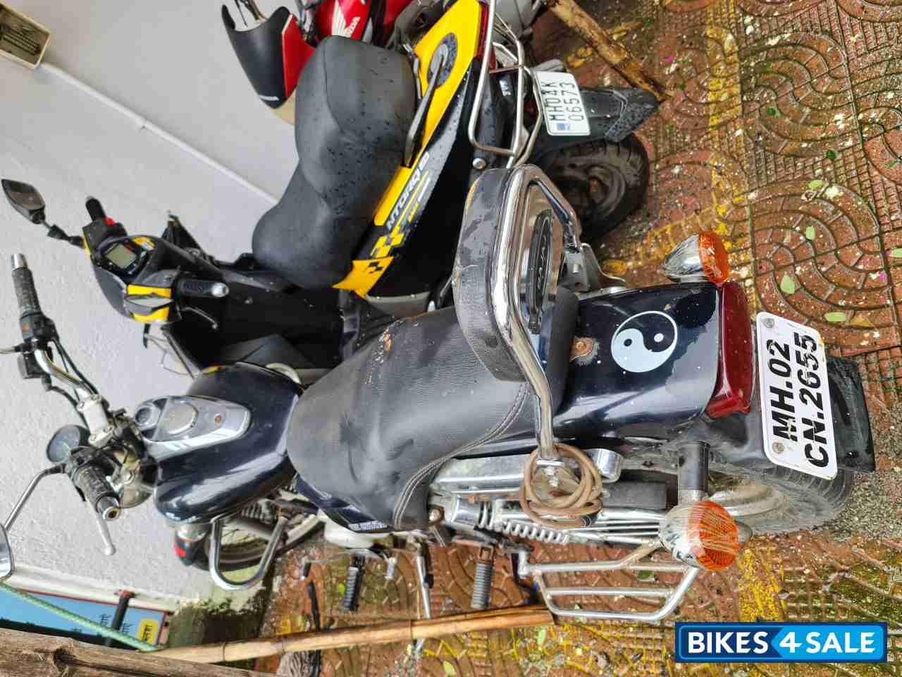 Bajaj Avenger 220 DTS-i