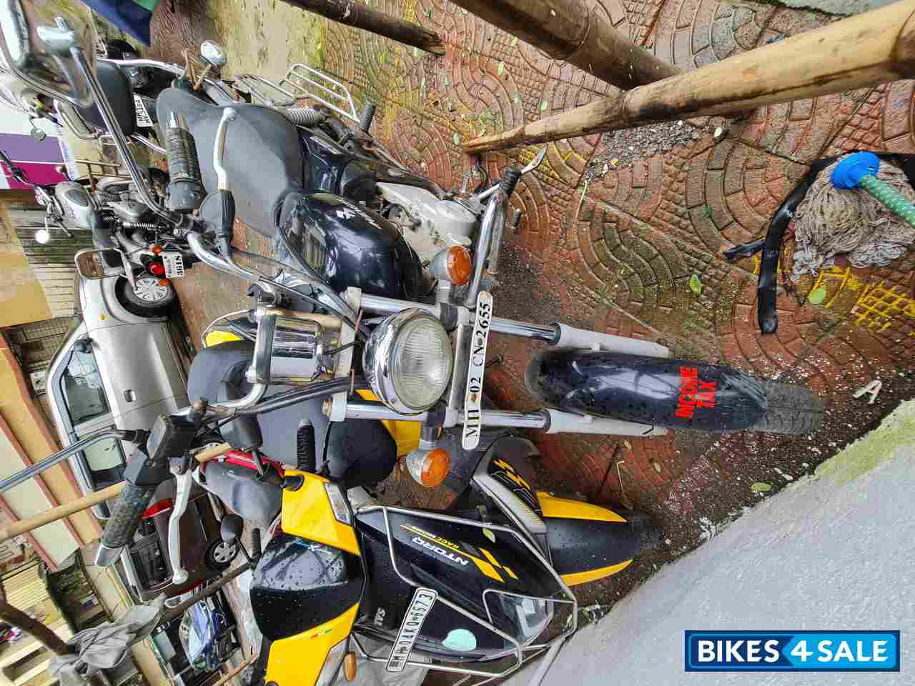 Bajaj Avenger 220 DTS-i