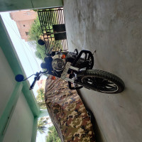 White Royal Enfield Thunderbird X 350