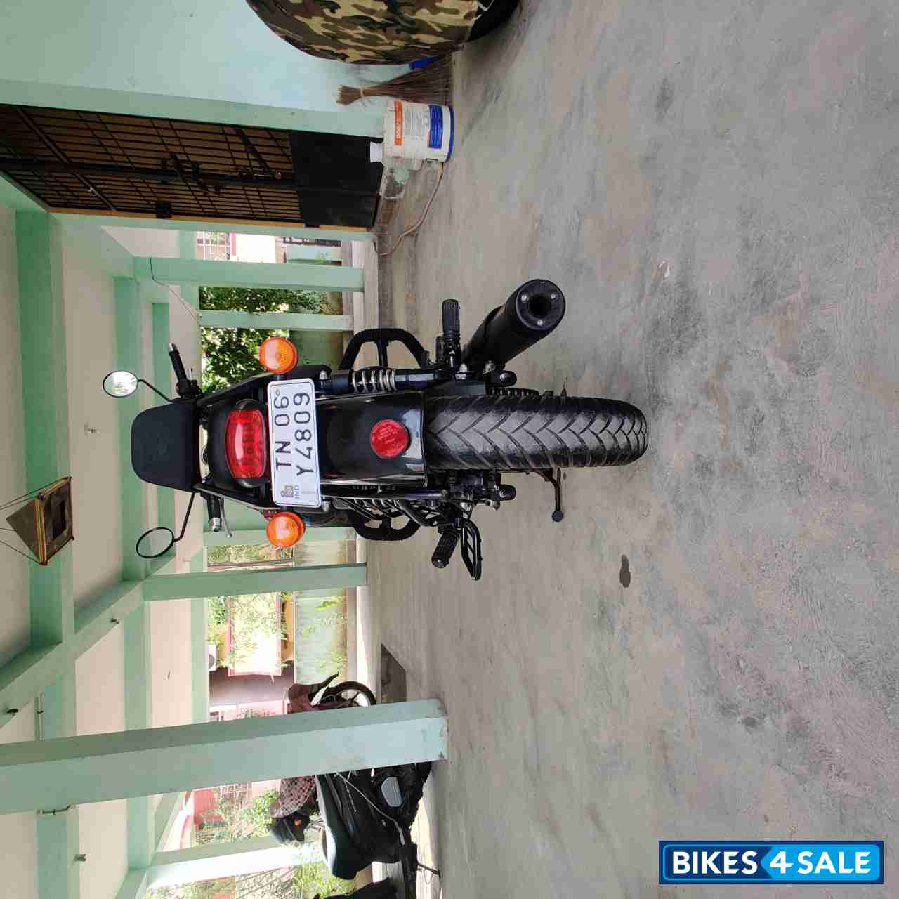 White Royal Enfield Thunderbird X 350