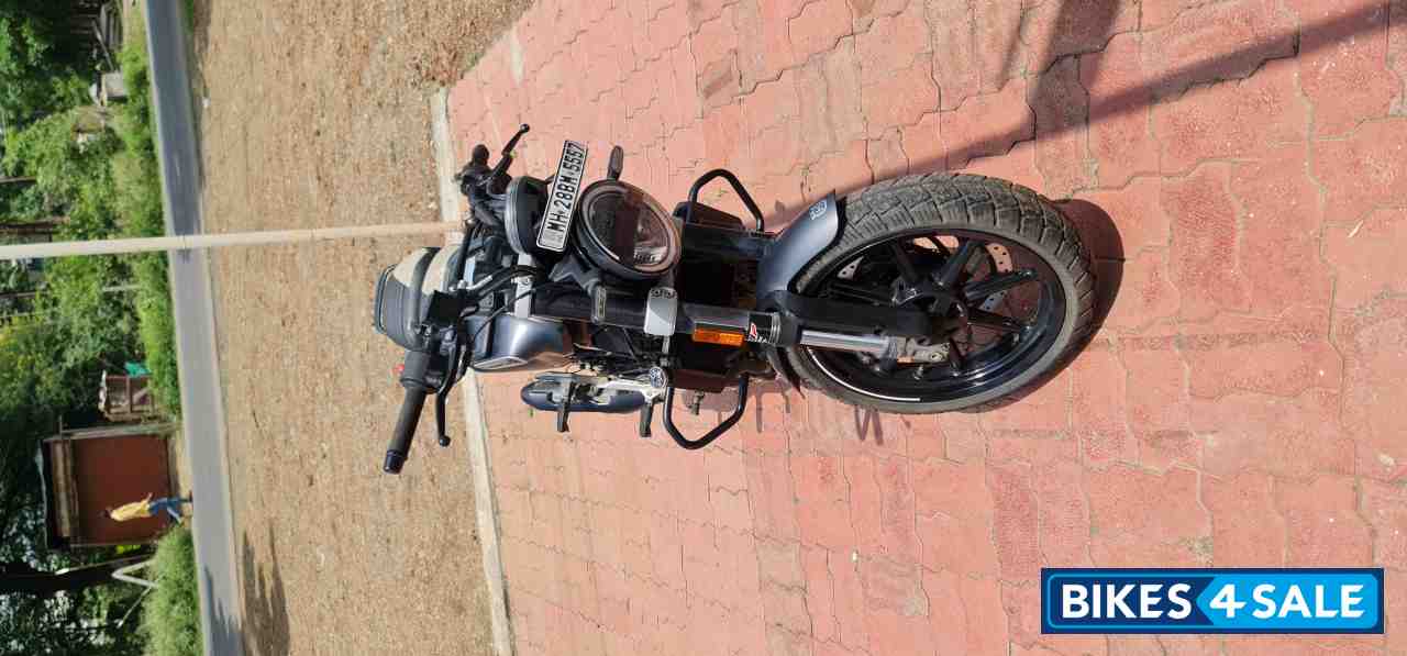 Grey Black Husqvarna Svartpilen 250 2020