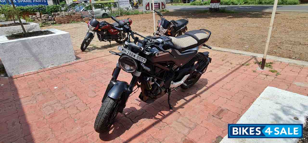 Grey Black Husqvarna Svartpilen 250 2020
