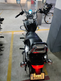 Black Bajaj Avenger Cruise 220
