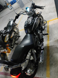 Black Bajaj Avenger Cruise 220