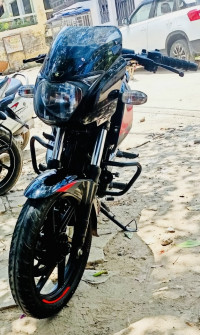 Black Bajaj Pulsar 150 Twin Disc