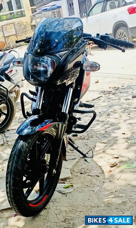 Black Bajaj Pulsar 150 Twin Disc