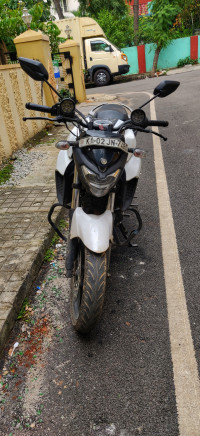 Yamaha FZ25