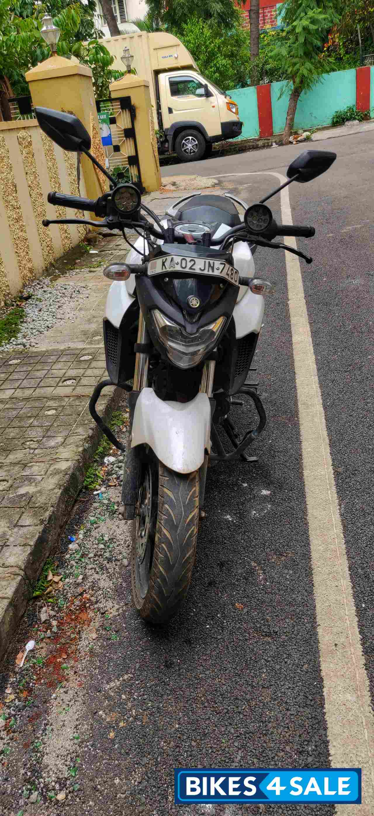 Yamaha FZ25
