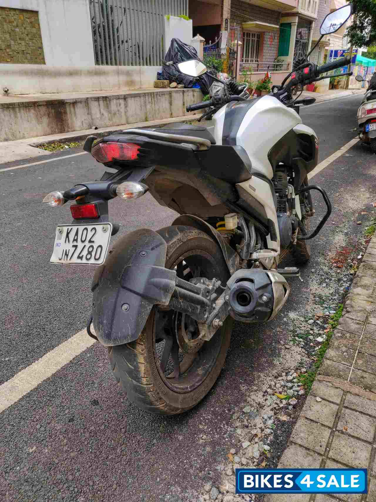 Yamaha FZ25