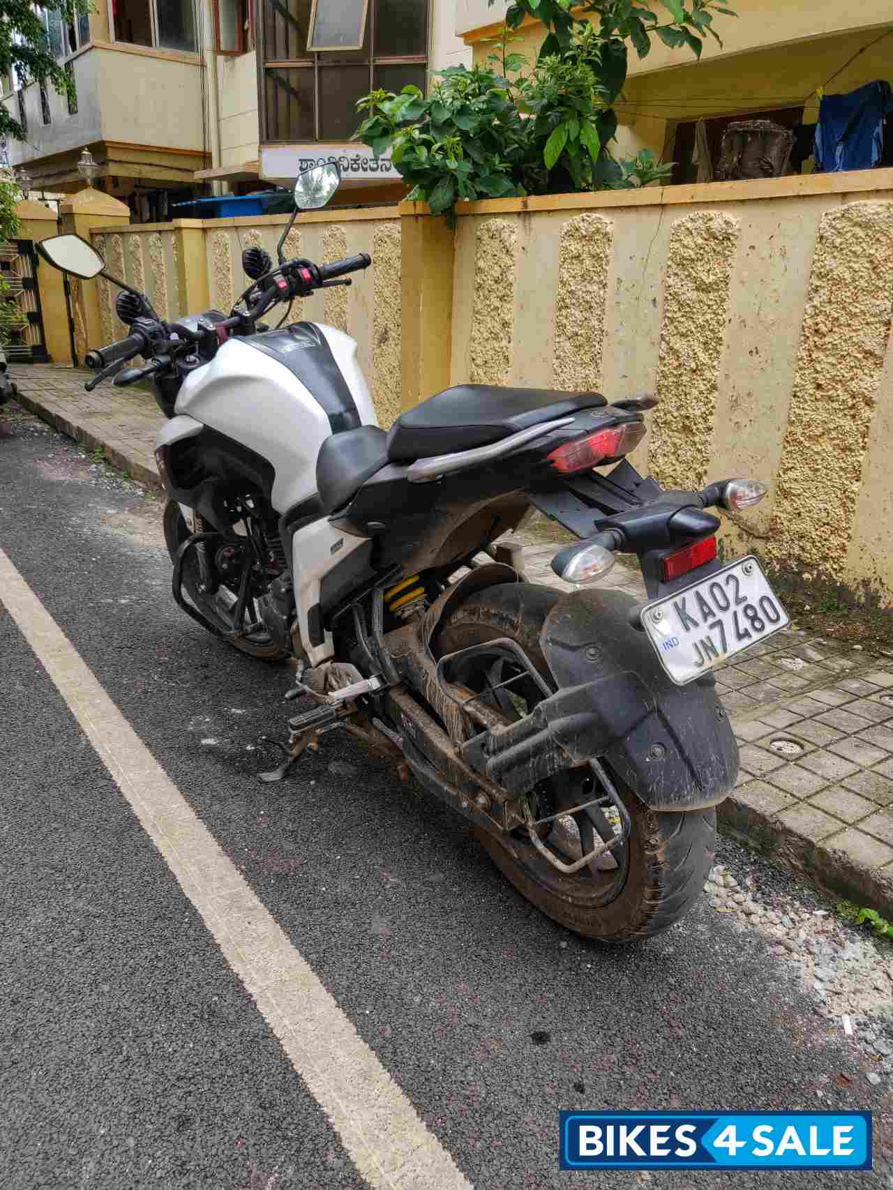 Yamaha FZ25