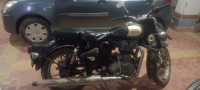 Black Royal Enfield Classic 350