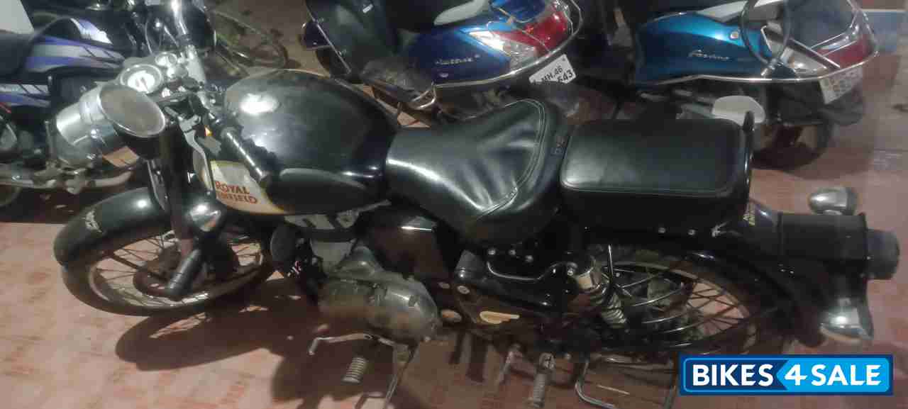 Black Royal Enfield Classic 350
