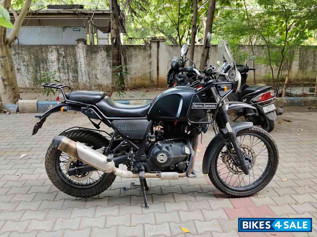 Black Royal Enfield Himalayan BS VI