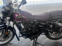 Red Benelli Imperiale 400 BS6