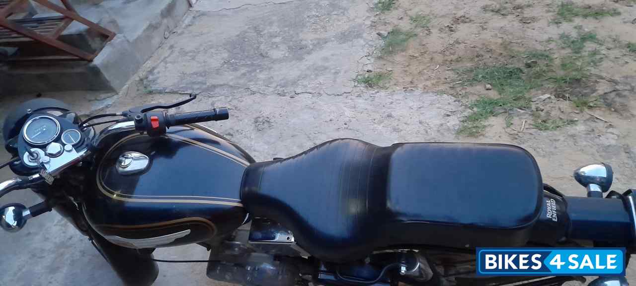Black Royal Enfield Bullet Standard 350