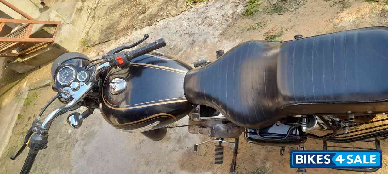 Black Royal Enfield Bullet Standard 350