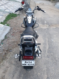 Black Bajaj Avenger Cruise 220