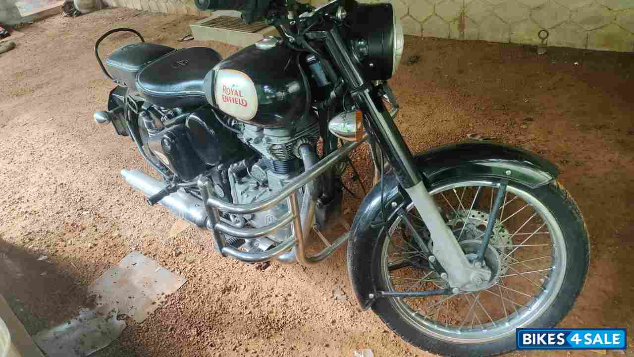 Black Royal Enfield Classic 350