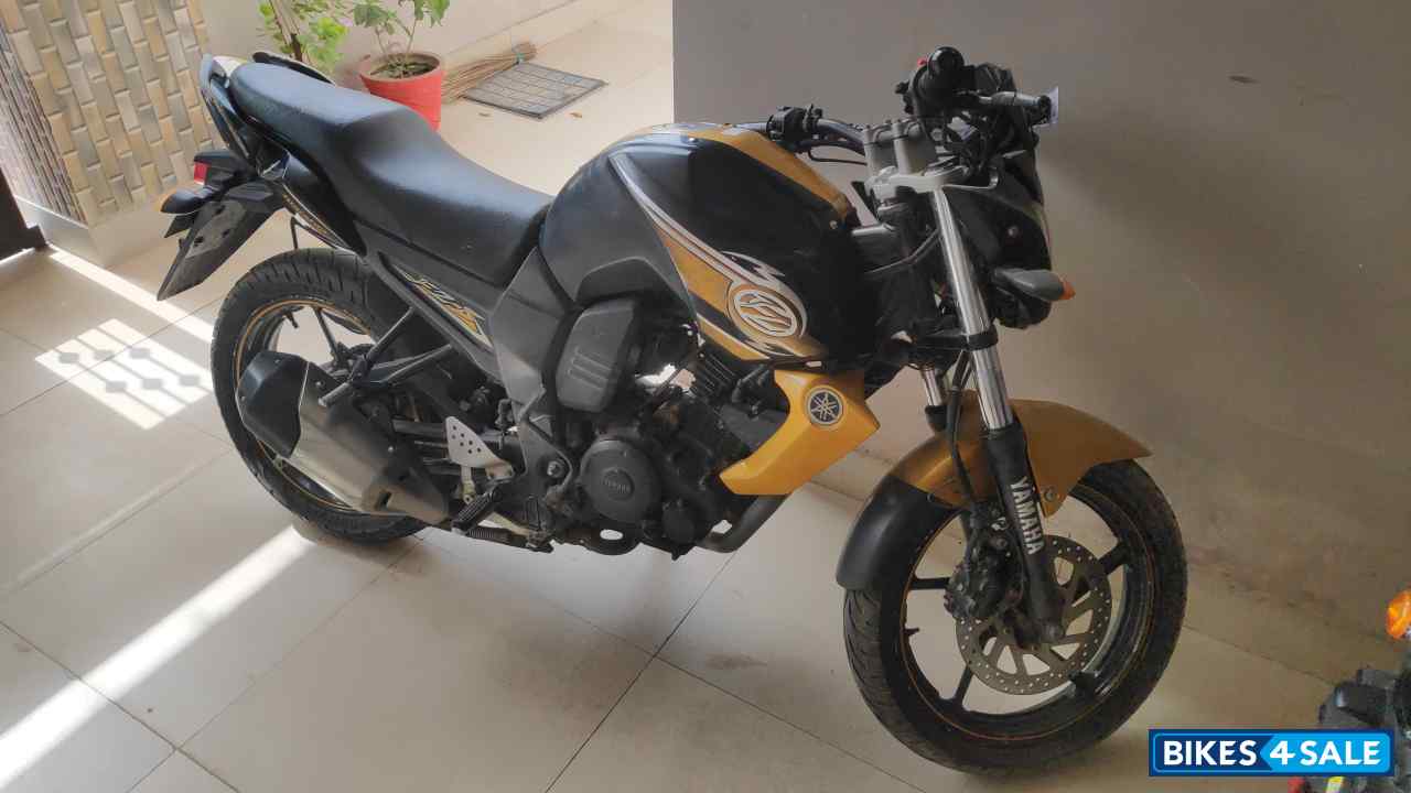 Golden Black Yamaha FZ-S