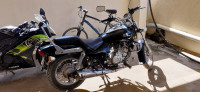 Black Bajaj Avenger 220 DTS-i