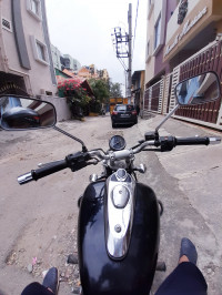 Black Bajaj Avenger 220 DTS-i