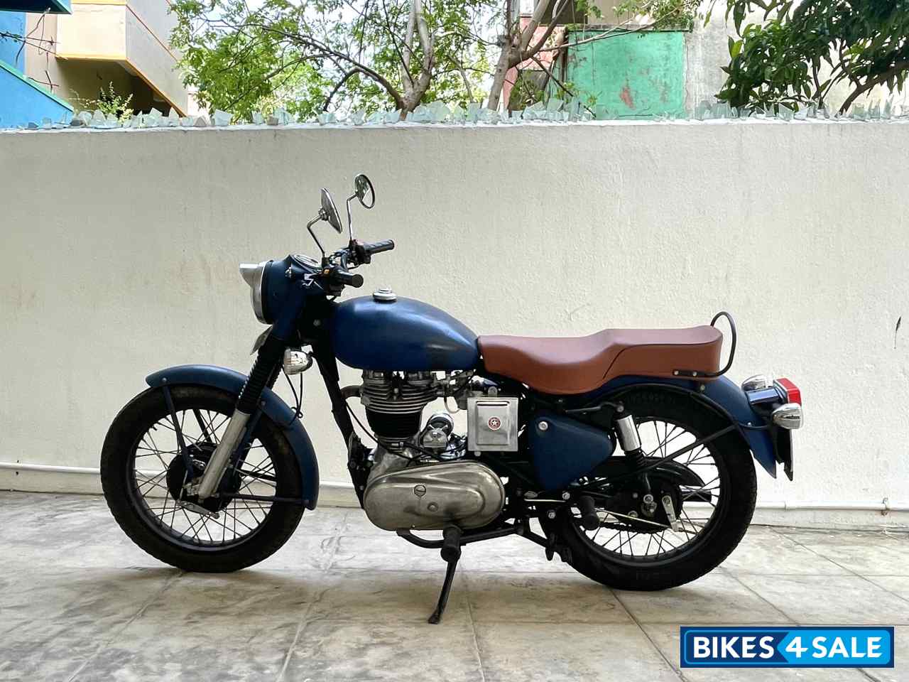 Blue Royal Enfield Bullet Standard 350