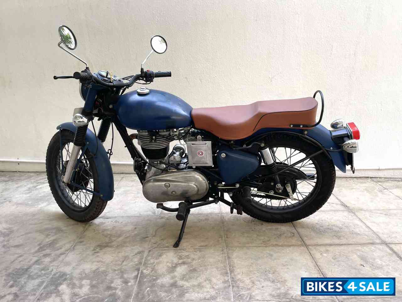 Blue Royal Enfield Bullet Standard 350