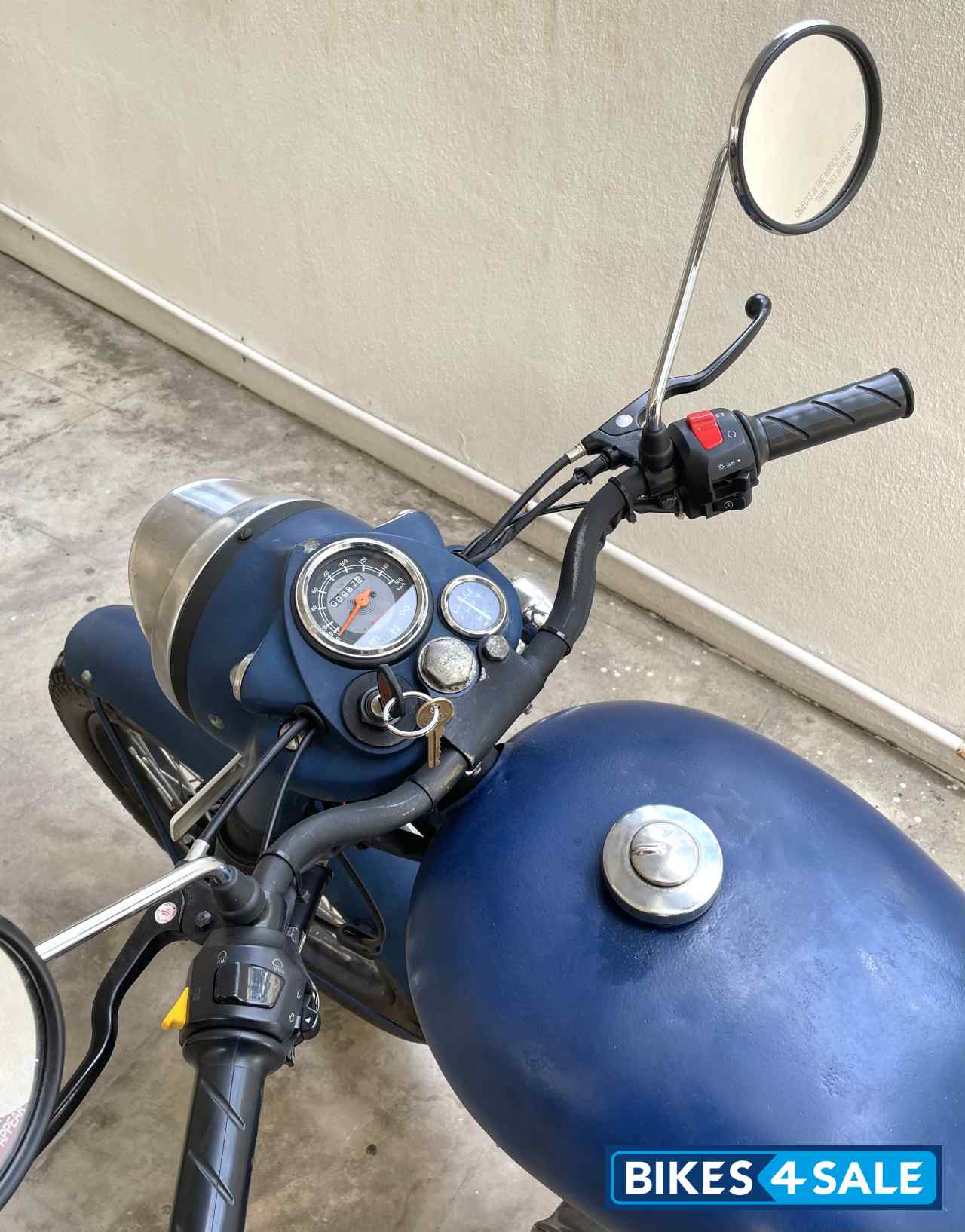 Blue Royal Enfield Bullet Standard 350