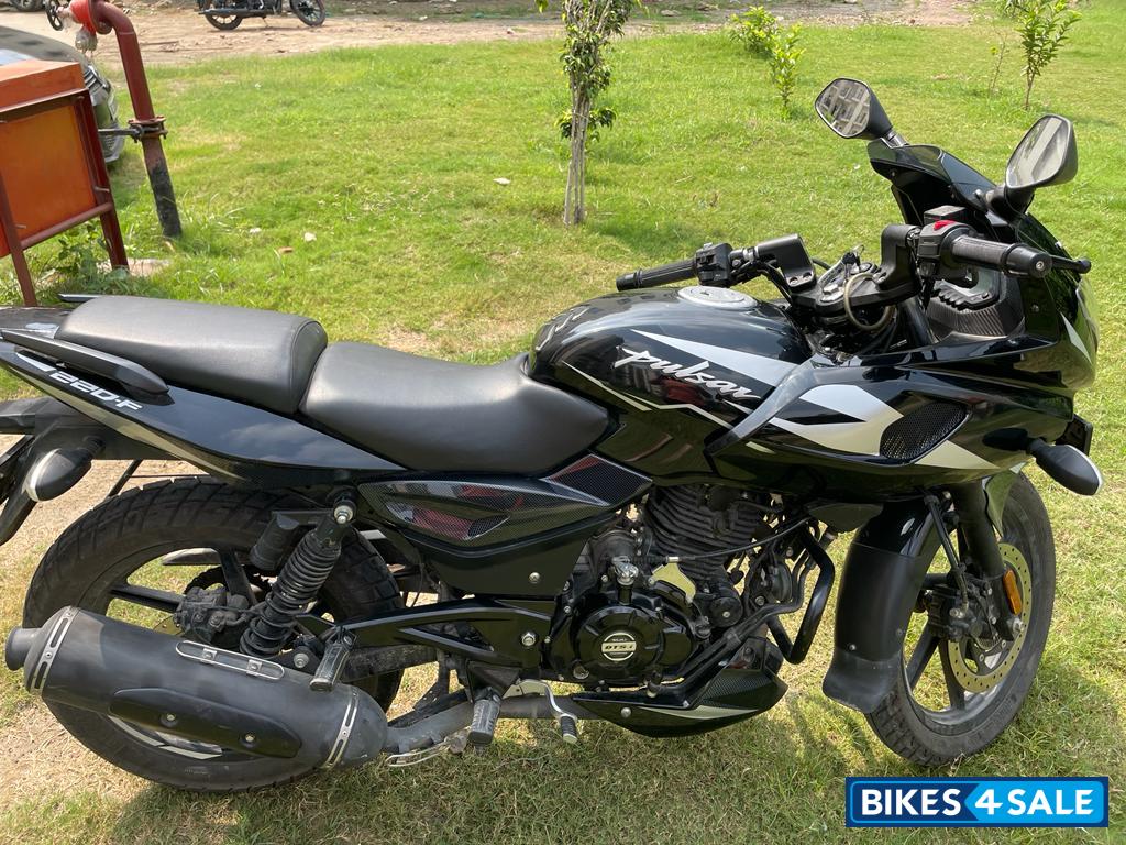 Black-silver Bajaj Pulsar Black-silver Bajaj Pulsar