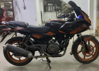 Bajaj Pulsar 220F