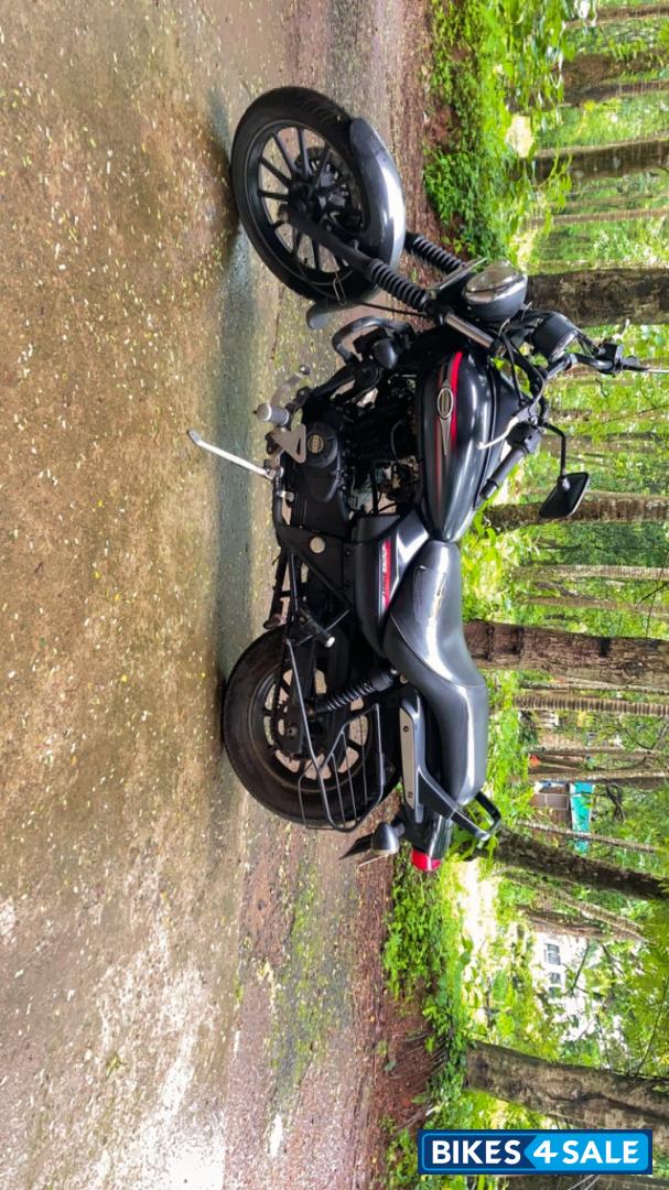 Bajaj Avenger Street 220