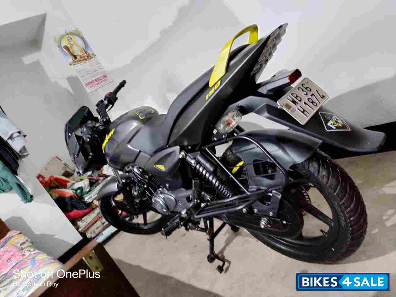 Black Bajaj Pulsar 150 Neon