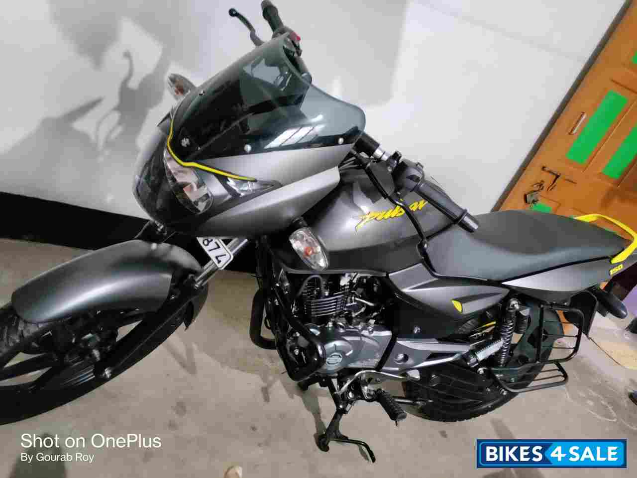 Black Bajaj Pulsar 150 Neon