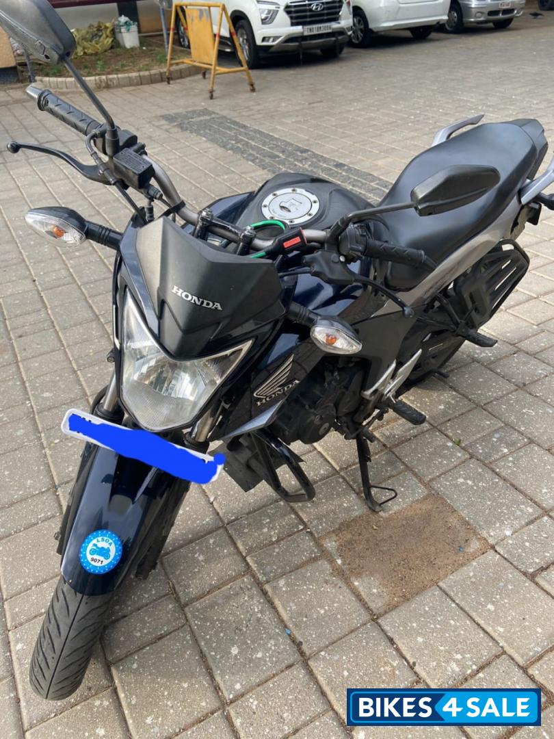 Blue Honda CB Hornet 160R