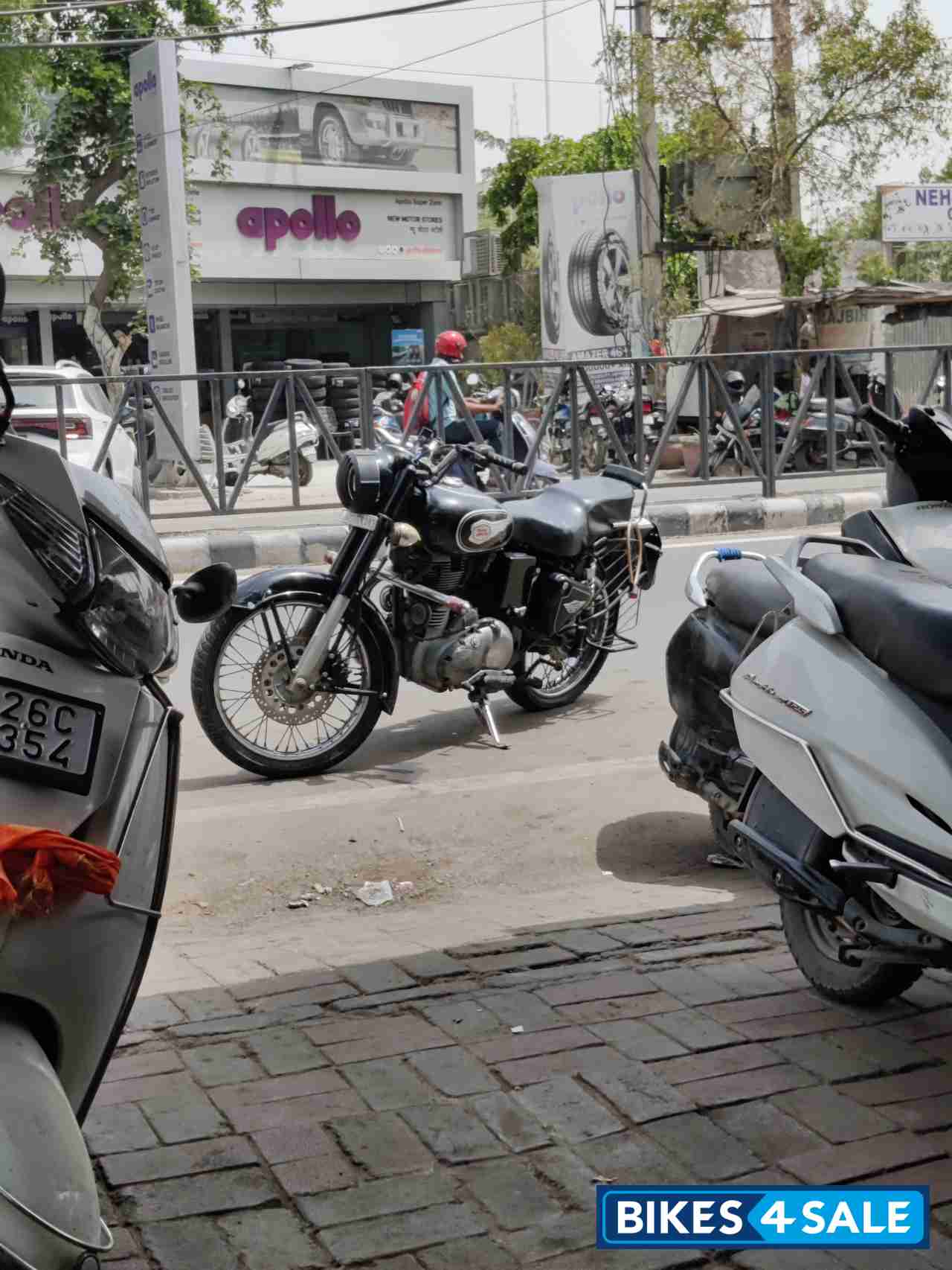 Black And White Borders Royal Enfield Bullet Standard 500