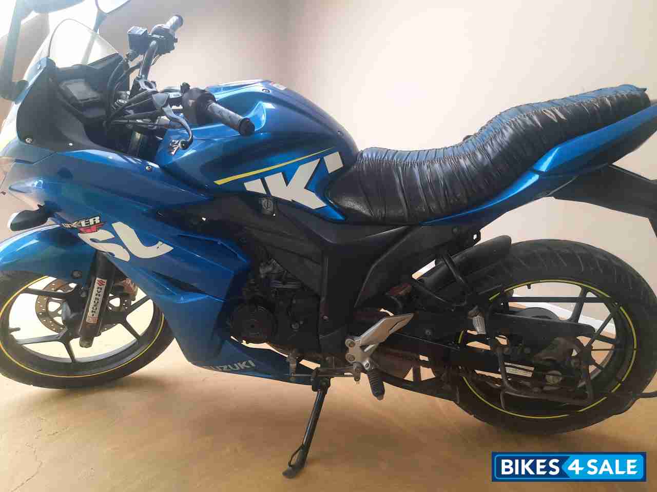 Blue Suzuki Gixxer SF Moto GP
