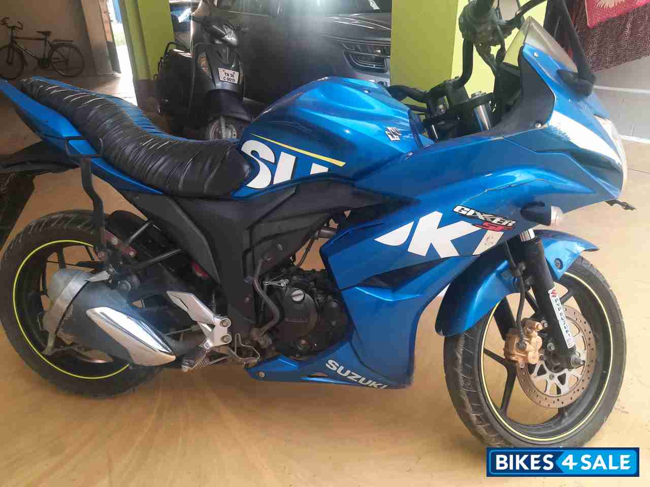 Blue Suzuki Gixxer SF Moto GP