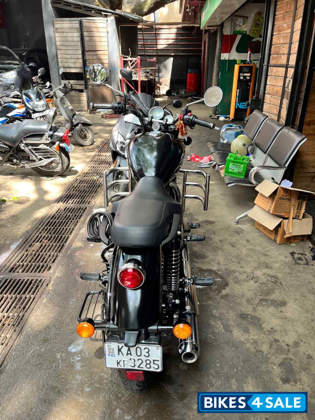 Matte Black Royal Enfield Meteor 350 Stellar