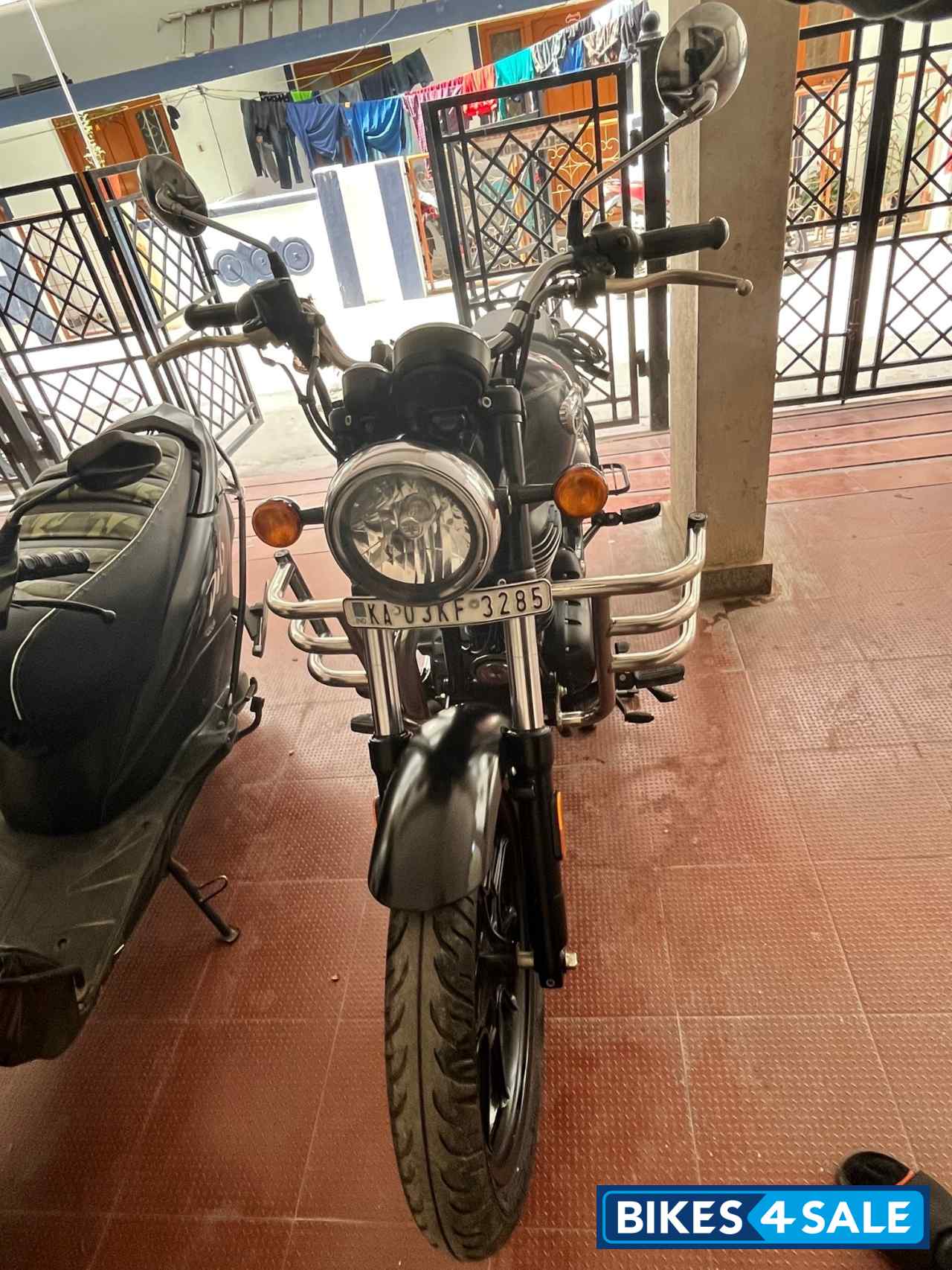 Matte Black Royal Enfield Meteor 350 Stellar