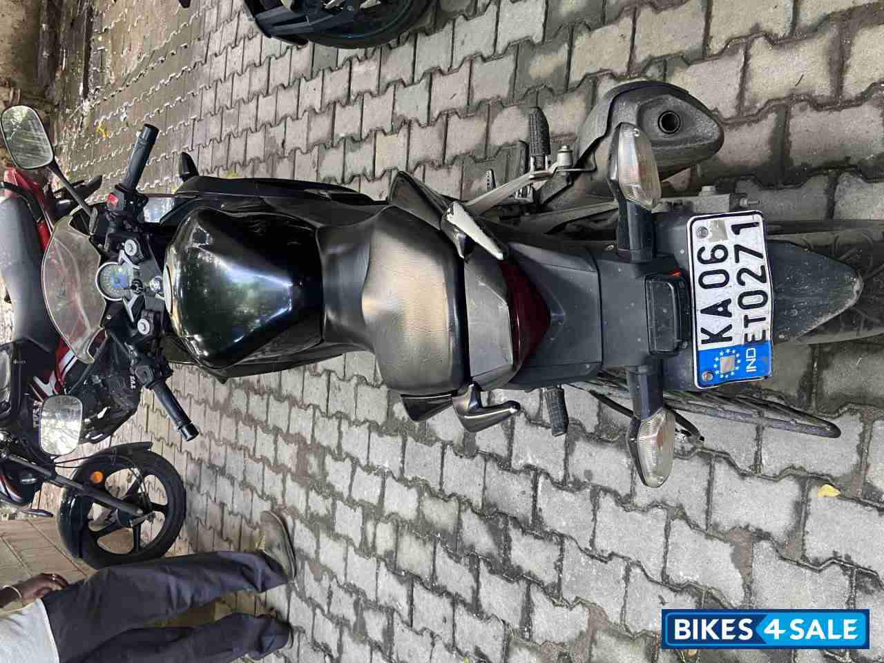 Black Honda CBR 250R