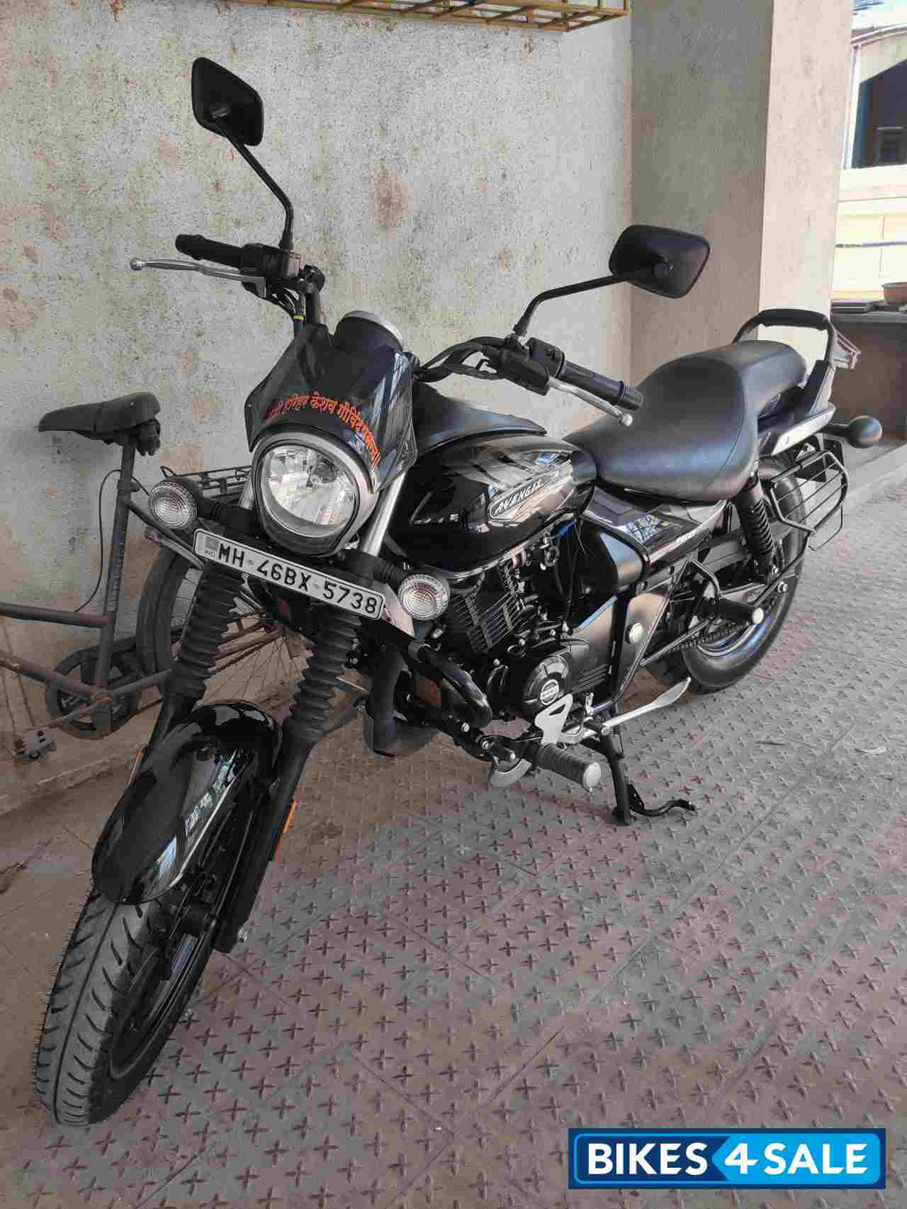 Black Bajaj Avenger Street 160 BS6