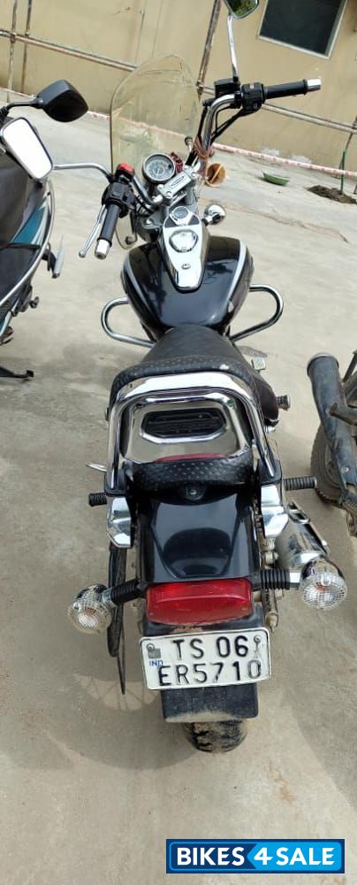 Black Bajaj Avenger Cruise 220 BS6