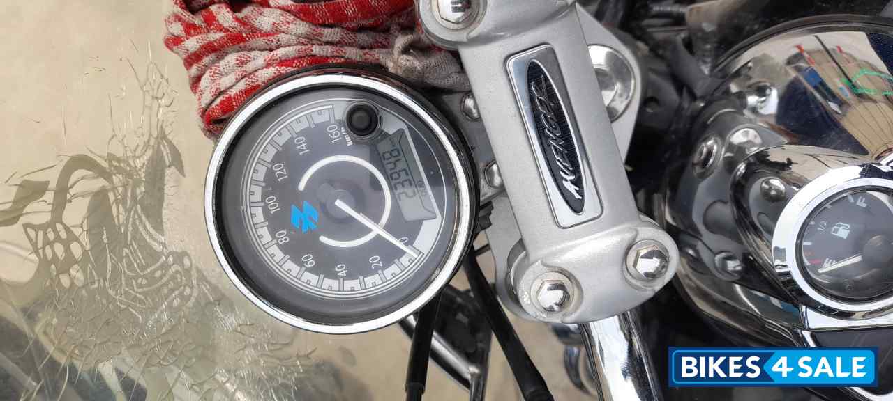 Black Bajaj Avenger Cruise 220 BS6