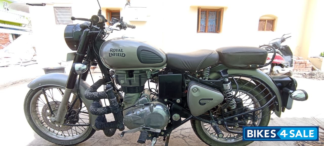 Gun Metal Grey Royal Enfield Classic Gunmetal Grey