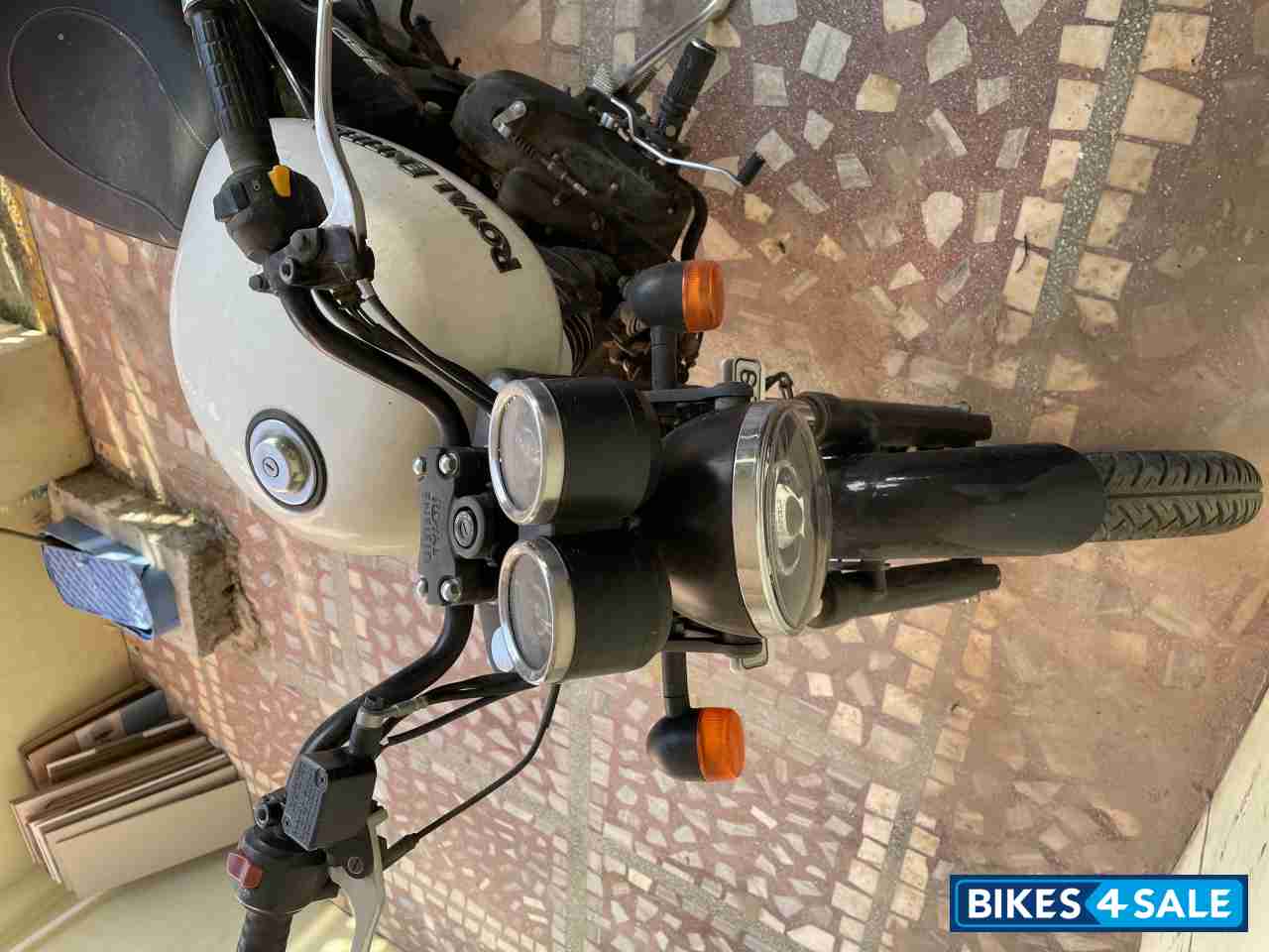 White Royal Enfield Thunderbird X 350